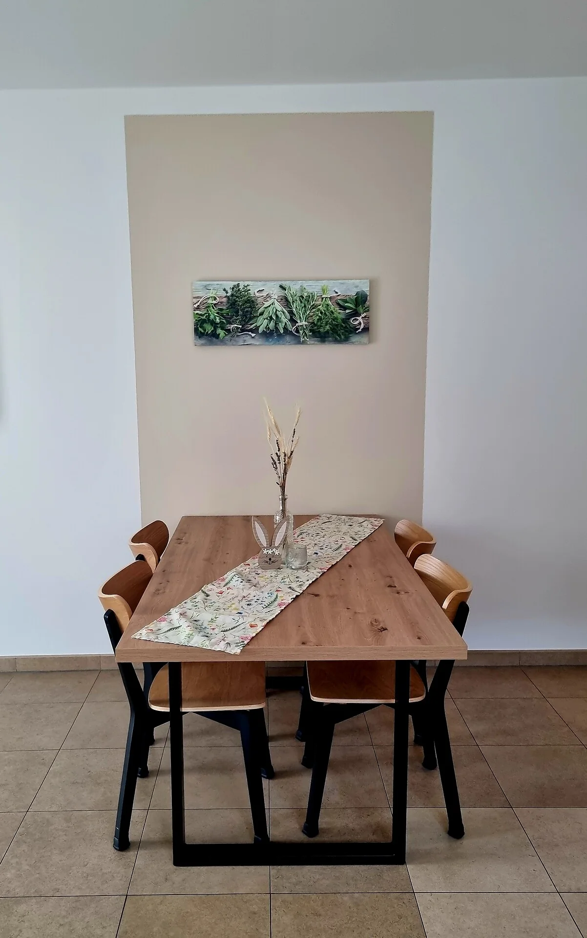Frühstück und Brötchenservice im gemütlichen Essbereich